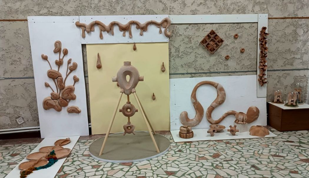 Elevii-artiști ai Colegiului ”Regina Maria” vernisează expoziția "Eroziune"