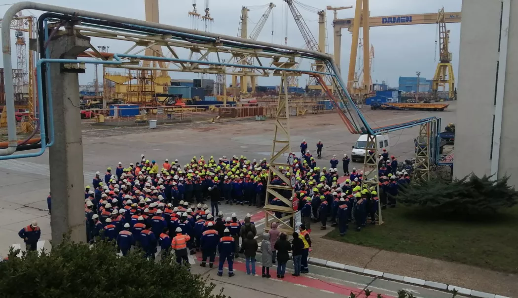 Protest spontan la Șantierul Naval Mangalia. Sute de angajați au oprit lucrul din cauza salariilor restante - whatsapp-image-20260227-at-09464-1772178973.webp