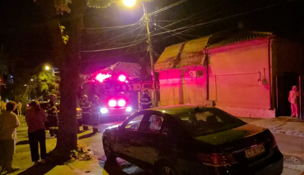 Un cablu de pe un stâlp de curent a luat foc în timpul nopții, în Constanța - whatsapp-image-20260614-at-95404-1781420683.webp