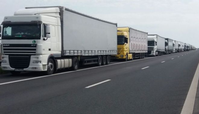 Timp de aşteptare mare la PTF Giurgiu; cauza - un protest al societăţii civile bulgare