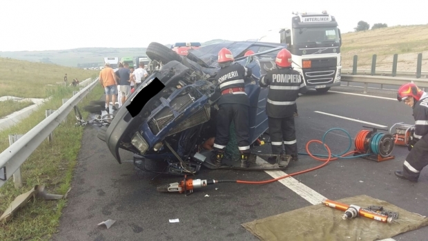TRAGEDIE RUTIERĂ PE AUTOSTRADĂ! UN MORT ȘI CINCI RĂNIȚI - whatsappimage20180612at194817135-1528837092.jpg