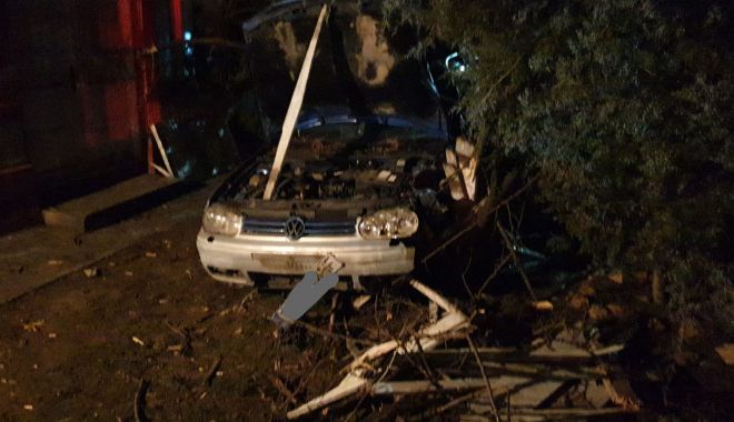 A AJUNS CU MAȘINA ÎN GARD. Două copile rănite, duse de urgență la spital - whatsappimage20201225at124314-1608895811.jpg