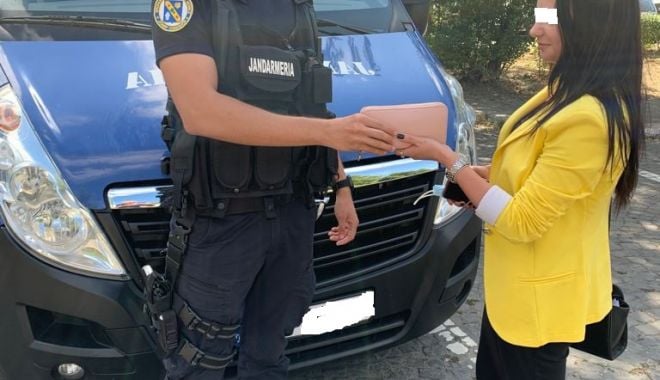 O turistă din Brăila și-a recuperat portofelul cu acte, cu ajutorul jandarmilor - whatsappimage20210902at152519-1630662115.jpg