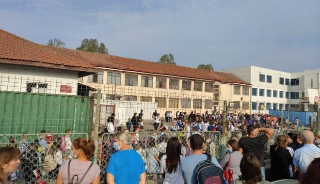 O nouă clasă, de gimnaziu, din Constanța, își mută cursurile în online. Ministrul dă asigurări că DSP suportă operațiunea de testare în școli - whatsappimage20210919at141830-1632050358.jpg