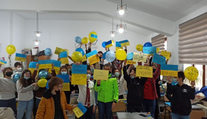 Și voluntarii mirciști vin în ajutorul refugiaților ucraineni. Galerie foto - whatsappimage20220303at184235-1646398031.jpg