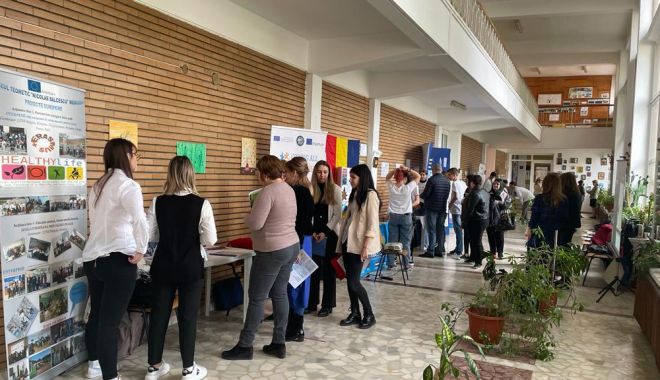 Echipele colegiilor ”Mihai Eminescu” și ”Constantin Brătescu”, calificate în finala Concursului național Made for Europe