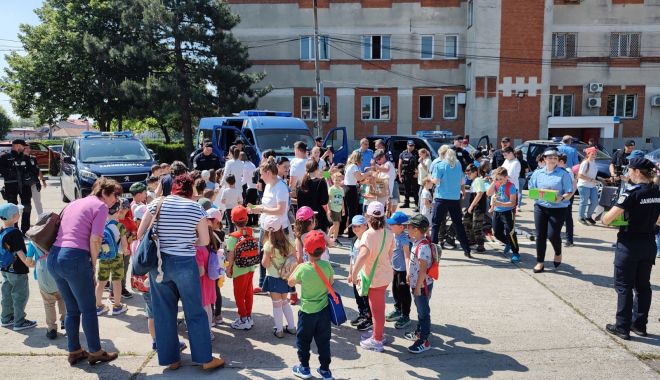 Zi plină de bucurie, la Constanţa! Experiențe inedite pentru 270 de copii - whatsappimage20220601at082608-1654065948.jpg