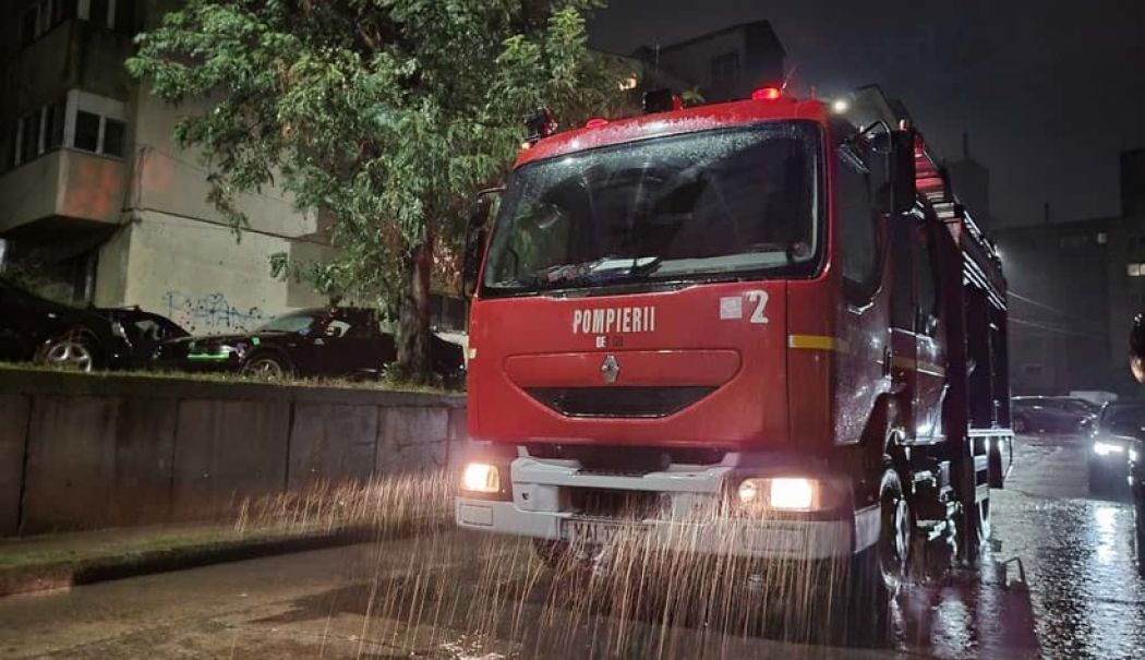 Pompierii au intervenit în 42 de localităţi şi în Bucureşti - whatsappimage20251008at061232-1759910539.jpg
