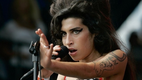 Amy Winehouse se alătură marilor vedete rock care au decedat la 27 de ani - wine-1311494959.jpg