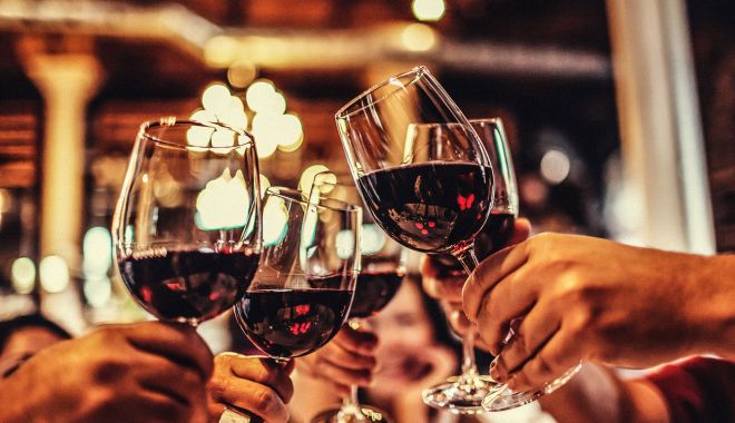 Cheltuielile pentru alcool ale românilor au înregistrat cea mai mare creştere din UE - winegettyimages16083669310-1609398944.jpg
