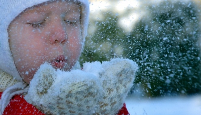 Alertă de ninsoare  în vestul Ungariei - winterchild66210300-1365023742.jpg