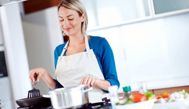 Ce trebuie să știe o gospodină - womancookingwithspices-1400253140.jpg