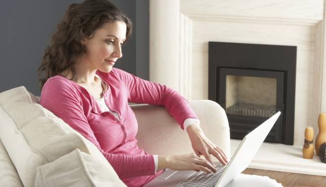 Informația zilei despre internauții din România - womanhappyinternet-1450182361.jpg