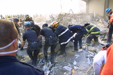 Zece ani de la atentatele din 11 septembrie - worldtradecenterphoto-1315759522.jpg