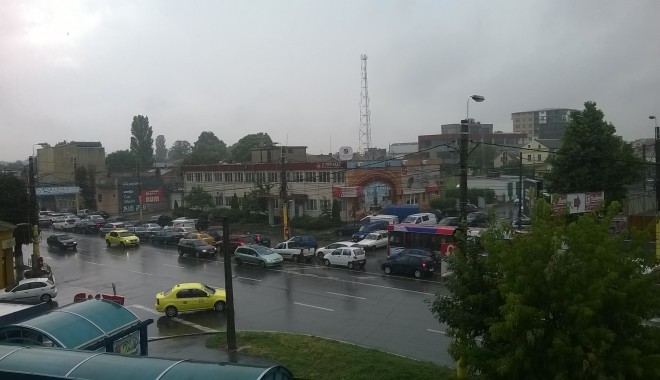 Șoferi, atenție! Ploaia torențială a paralizat traficul în CONSTANȚA - wp20140617001-1403010779.jpg