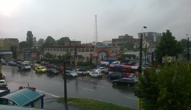 Șoferi, atenție! Ploaia torențială a paralizat traficul în CONSTANȚA - wp20140617002-1403010795.jpg