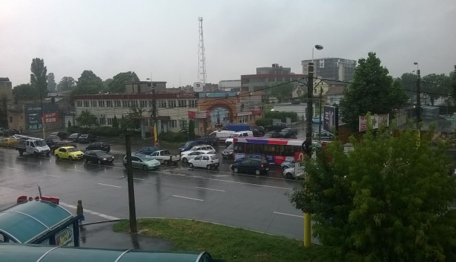 Șoferi, atenție! Ploaia torențială a paralizat traficul în CONSTANȚA - wp20140617003-1403010806.jpg