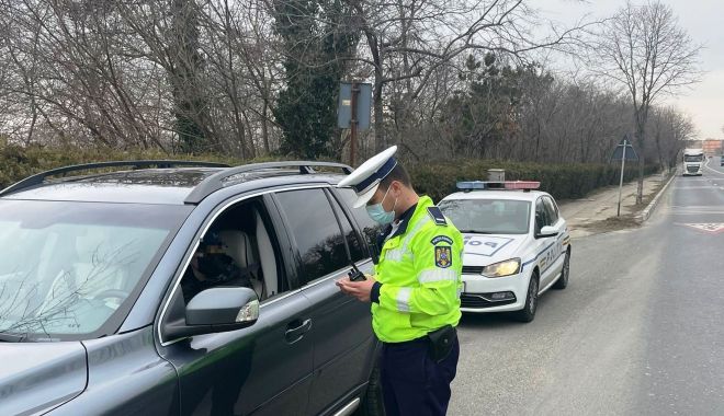 Un bărbat fără permis auto a făcut accident cu o mașină furată - x-accident-masina-furata-1681203026.jpg