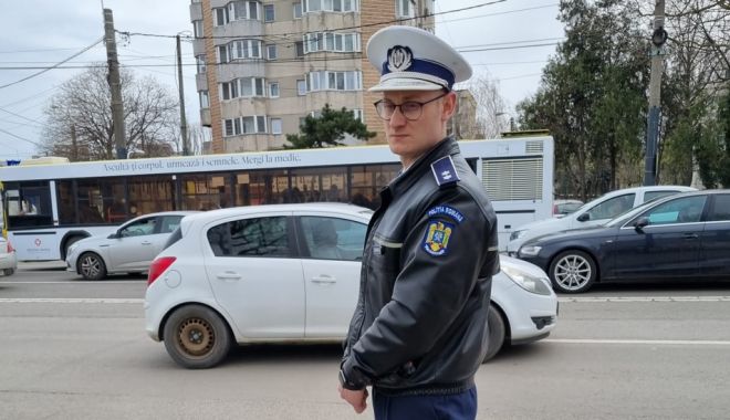 Aprecieri pentru un polițist din Constanța: datorită lui, o copilă fugită de acasă, din Valu lui Traian, a fost găsită în tren!
