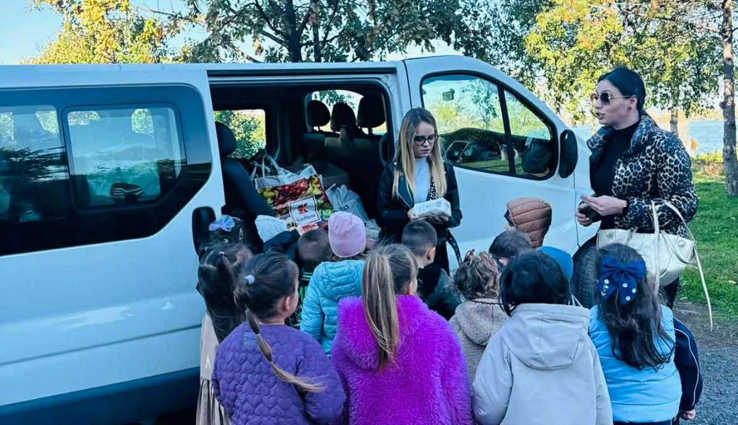 Copii care au învățat să dăruiască. Grădinița „Piticot“, alături de Biserica „Sfântul Mina“