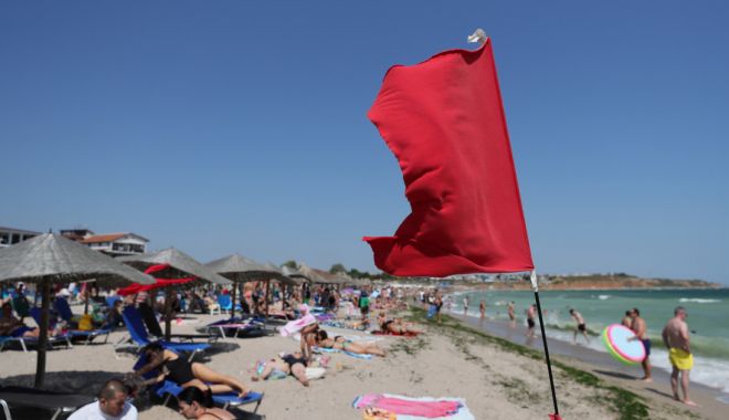 Turist amendat cu 500 de lei, pe o plajă din Mamaia: nu a respectat STEAGUL ROȘU! - x-amenda-turist-steag-rosu-1692347537.jpg