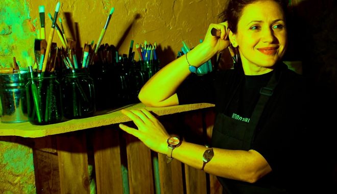 Vernisaj la Art Gallery Constanța. ”Organizări plastice” oferite de Anca Georgescu