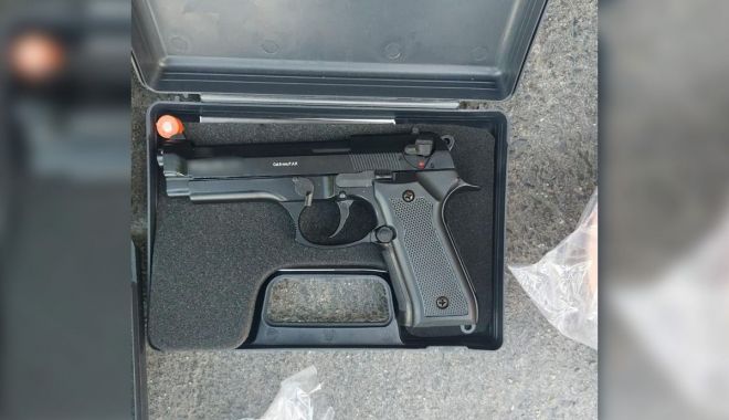 1.520 de arme neletale descoperite de polițiștii de frontieră într-un camion, la graniță