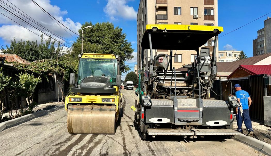 Lucrările de reabilitare de pe strada Izvor se apropie de final - x-asfaltare-1758627211.jpeg