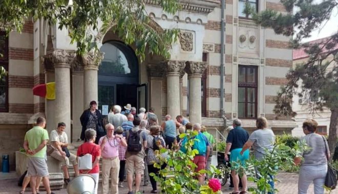 În atenția învățătorilor! Muzeul de Artă Populară organizează două ateliere
