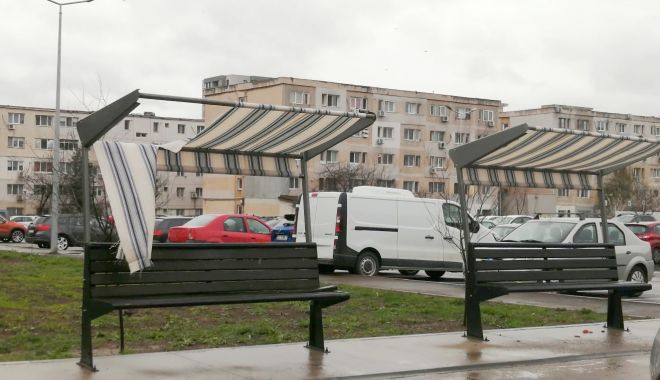Minor prins după ce a vandalizat băncile de lângă Şcoala nr. 36
