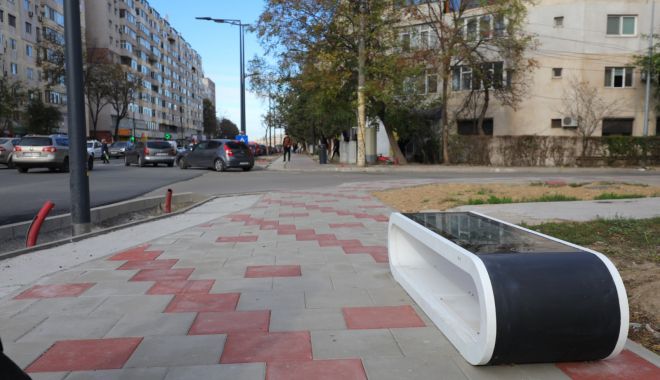 Bănci şi stații de transport public inteligente, pentru locuitorii Constanţei - x-banci-inteligente-1699881714.jpeg