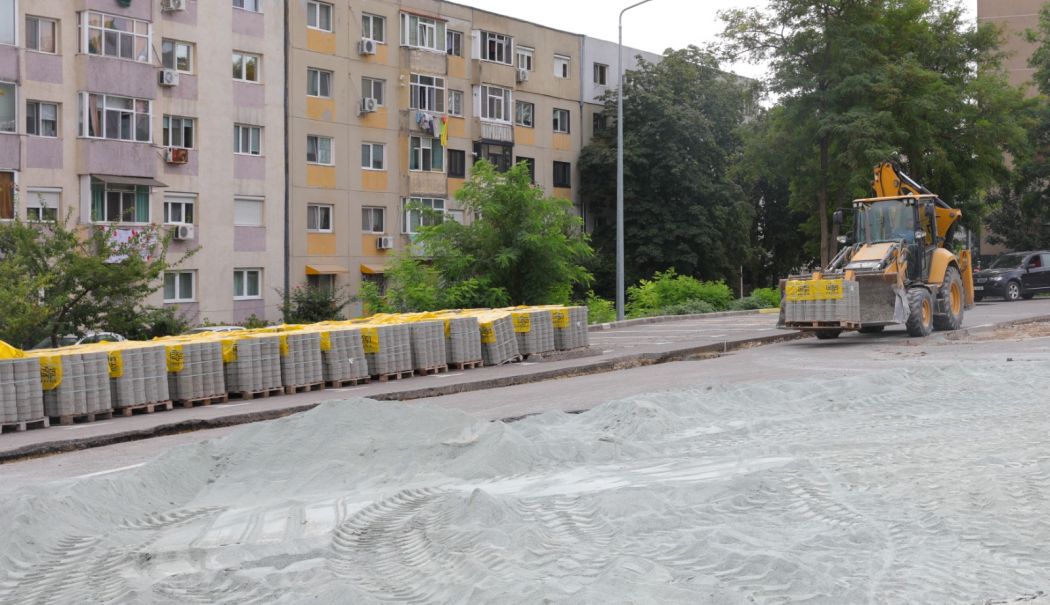 Lucrări în toi, la intersecția străzii Soveja cu Ștefăniță Vodă