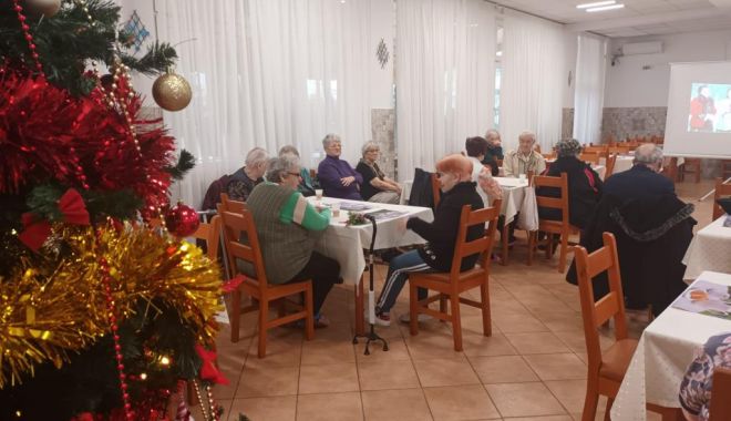 Bătrânii de la Căminul pentru Persoane Vârstnice l-au sărbătorit pe Sfântul Nicolae