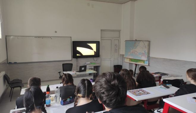 Poliția Română a lansat în școli campania „Tu știi ce consecințe pot avea faptele tale?” - x-campanie-1706632621.jpg