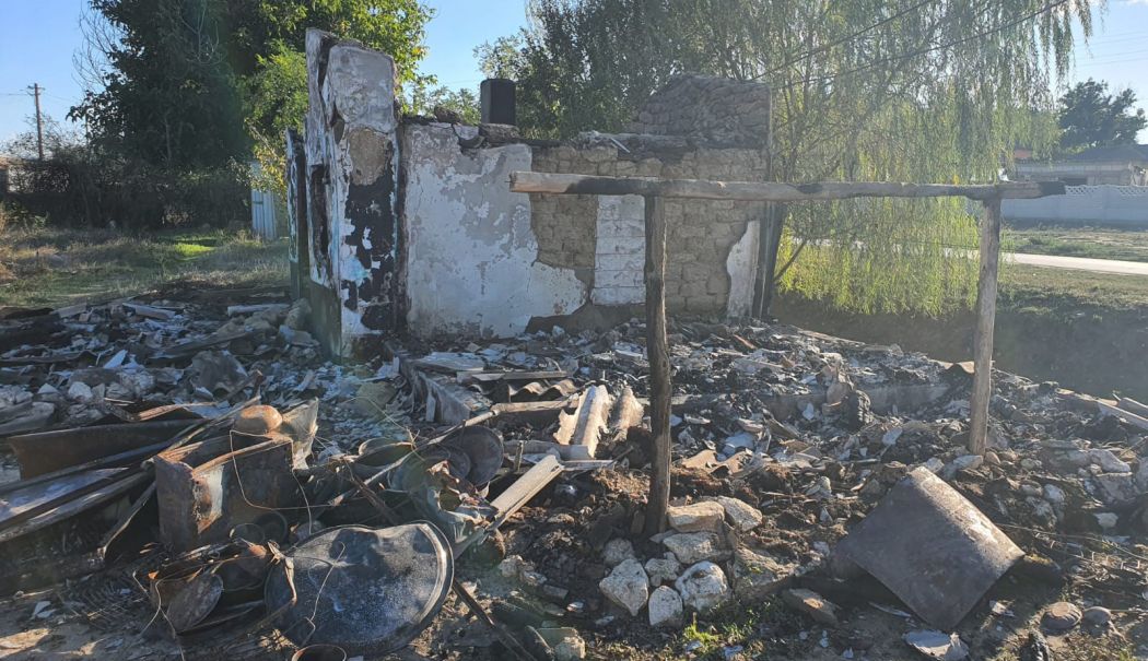 O bunică și doi nepoți, sub cerul liber, în Băneasa. Ajutați-i să aibă, din nou, un acoperiș! - x-campanie-bunica-1759402108.jpg