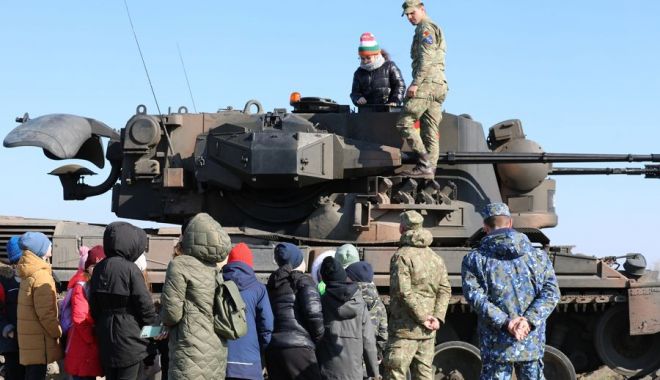 Elevii au învățat despre apărarea antiaeriană de la militarii de la Poligonul Capu Midia, la „Școala Altfel” - x-capu-midia-scoala-altfel-1680252038.jpg