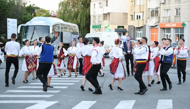 „Caravana Dansului Popular” a debutat în acest week-end - x-caravana-dansului-popular-1690093950.jpg