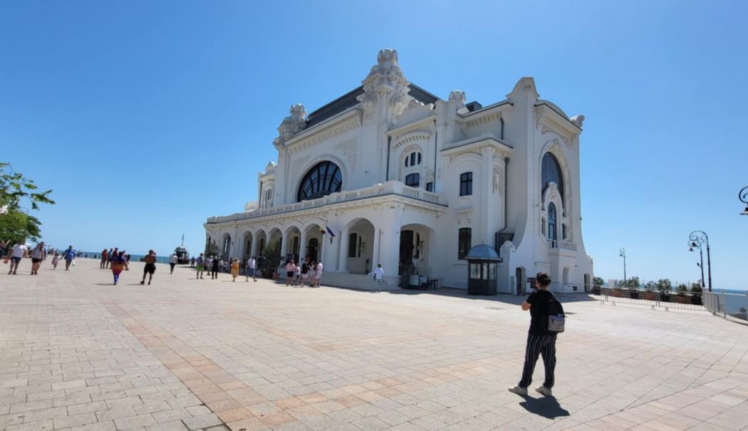 Design românesc în ediție limitată, între trecut și prezent, la Cazinoul din Constanța