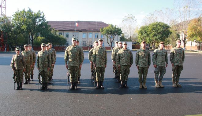 Ceremonie militară de înmânare a armamentului, la Constanţa