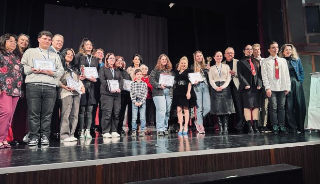 Elevii constănțeni, premiați de Comunitatea Elenă „Elpis” - x-colegiu-pedagogic-1707738197.jpg