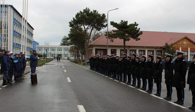 Festivitate de înaintare în grad a elevilor de-a XI-a - x-colegiul-militar-1702905271.jpg