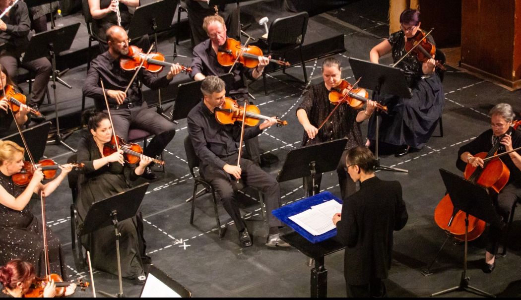 Magia muzicii clasice prinde viață pe scena Teatrului „Oleg Danovski” - x-concert-simfonic-1750756371.jpg