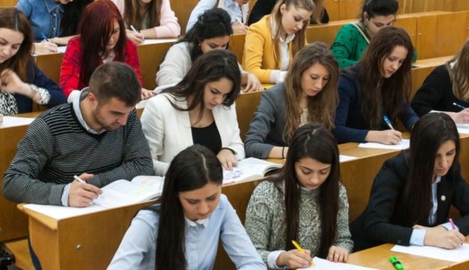S-a deschis concursul național pentru acordarea burselor de studii în străinătate - x-concurs-burse-strainatate-1679324477.jpg