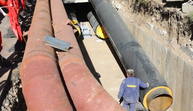 Lucrările de înlocuire a conductelor rețelei de transport a agentului termic, finalizate parţial