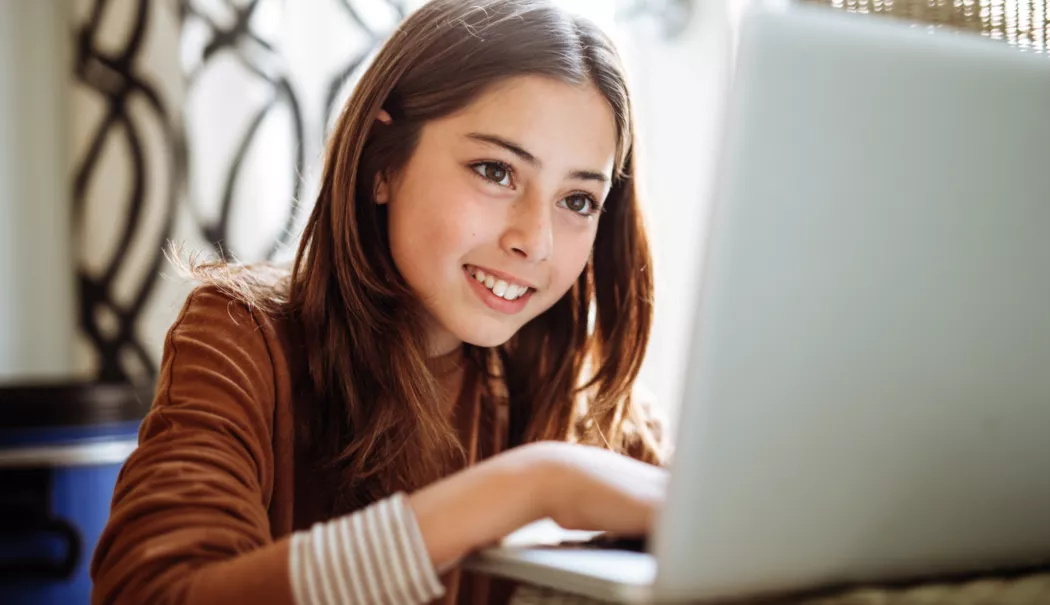 Minori expuși. Aproape jumătate dintre copii sunt contactați de străini pe internet