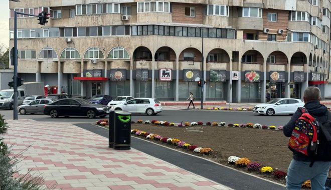 Zeci de coșuri noi de gunoi, montate în cartierele Constanței - x-cosuri-de-gunoi-1700134785.jpeg