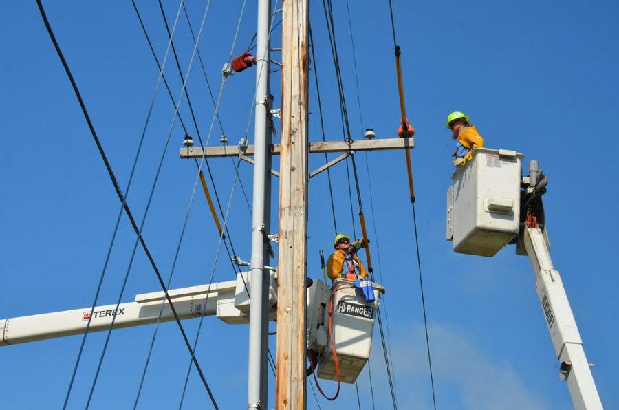 Consumatorii din mai multe localități constănțene râmân joi fără curent electric - x-curent-1716978818.jpg