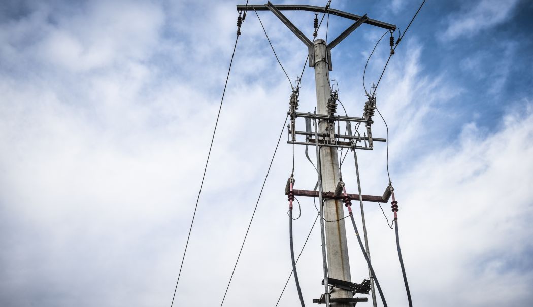 Locuitorii de pe strada Interioară și bulevardul Mamaia rămân fără curent electric - x-curent-1751188406.jpg