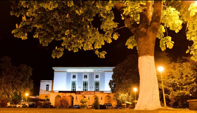 Artiştii Teatrului „Oleg Danovski” prezintă ultimul eveniment din acest an
