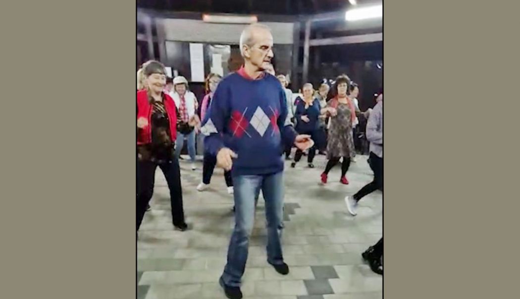 Cursuri de dans pentru seniori, în parcul Teatrului „Oleg Danovski” - x-dans-t-1713193334.jpg